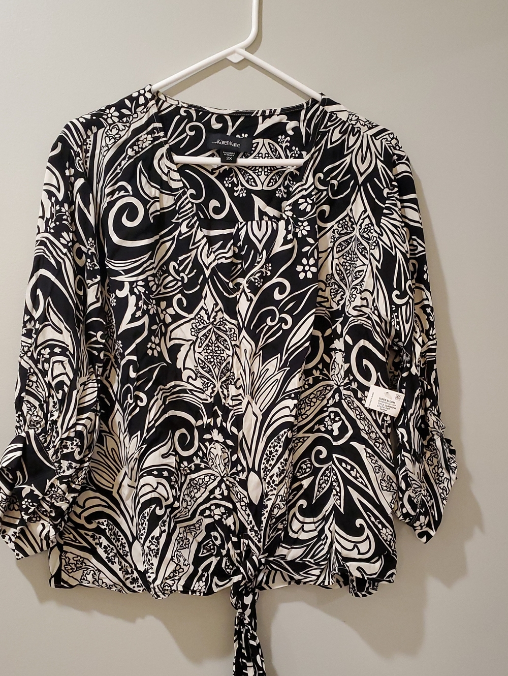 NWT 2X Karen Kane Blouson SLV Top Black And Beige